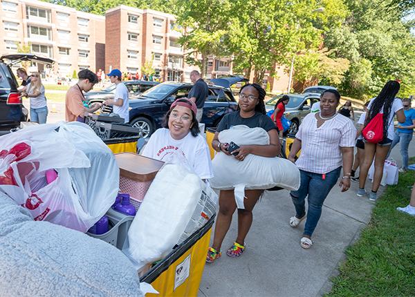 Students moving on campus